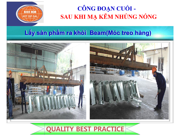 Công đoạn cuối sau khi mạ kẽm - Lấy sản phẩm ra khỏi Beam (móc treo hàng) Công đoạn cuối sau khi mạ kẽm - Lấy sản phẩm ra khỏi Beam (móc treo hàng)